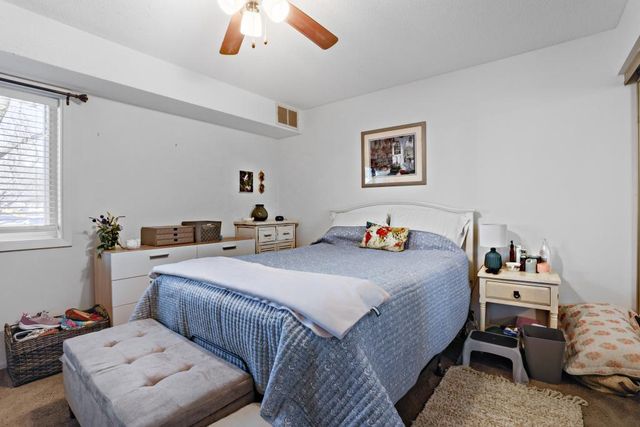 2058 Pathways Drive 9, Saint Paul, MN 55119