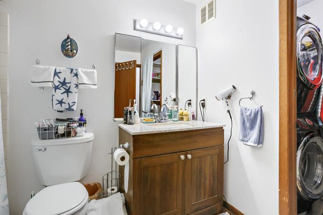 2058 Pathways Drive 9, Saint Paul, MN 55119