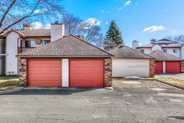 2058 Pathways Drive 9, Saint Paul, MN 55119