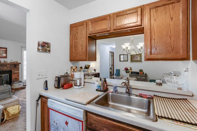 2058 Pathways Drive 9, Saint Paul, MN 55119