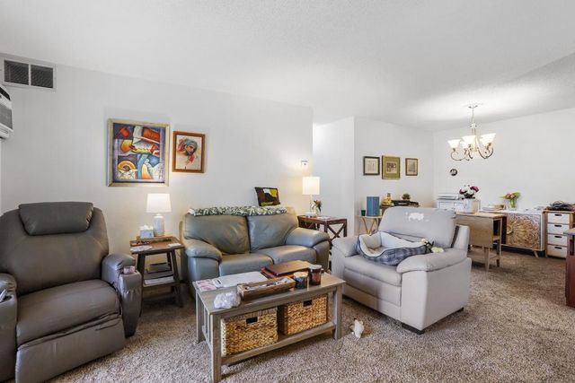 2058 Pathways Drive 9, Saint Paul, MN 55119