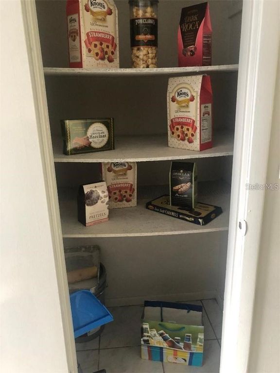 Image 6 of property listing at 1896 CARALEE BOULEVARD 1, Orlando, FL 32822