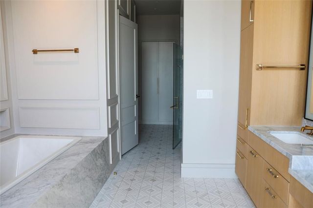 4205 Buena Vista Street 502, Dallas, TX 75205