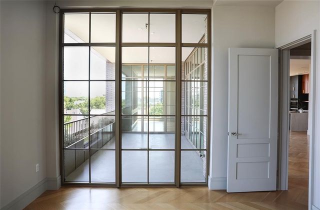 4205 Buena Vista Street 502, Dallas, TX 75205