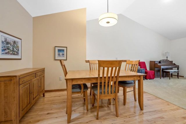 2690 WOODFIELD COURT, Green Bay, WI 54313