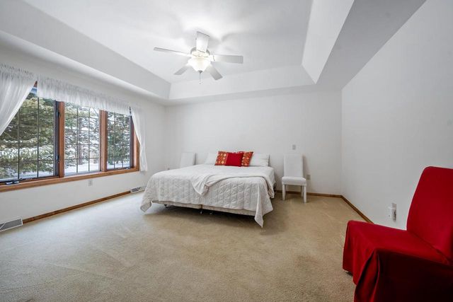 2690 WOODFIELD COURT, Green Bay, WI 54313