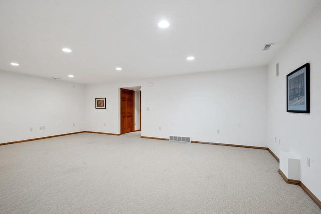 2690 WOODFIELD COURT, Green Bay, WI 54313