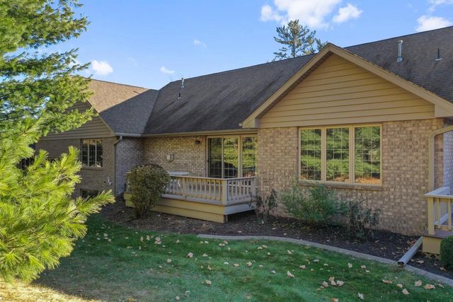 2690 WOODFIELD COURT, Green Bay, WI 54313