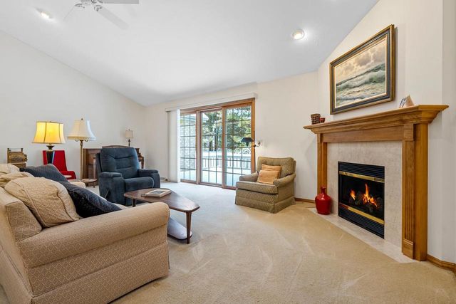 2690 WOODFIELD COURT, Green Bay, WI 54313