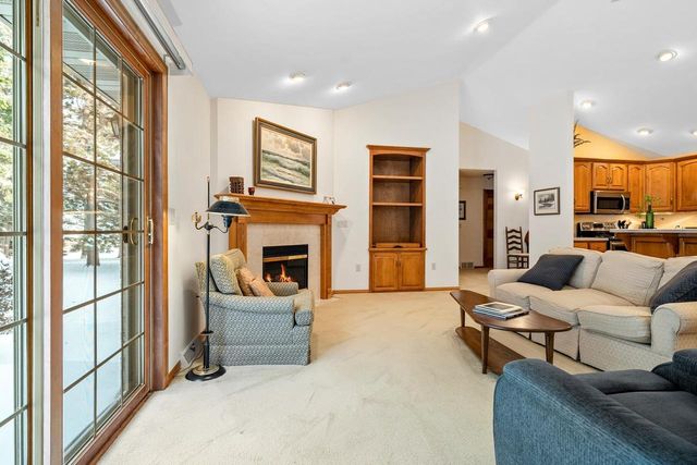 2690 WOODFIELD COURT, Green Bay, WI 54313