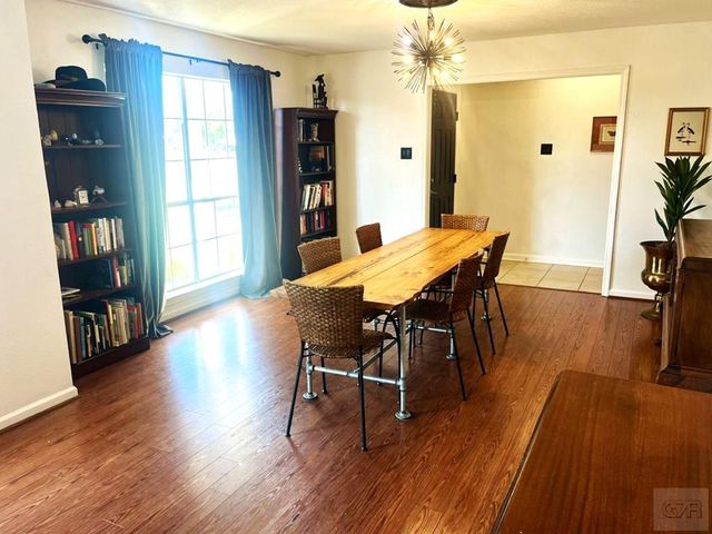 2700 Palm Circle E, Galveston, TX 77551