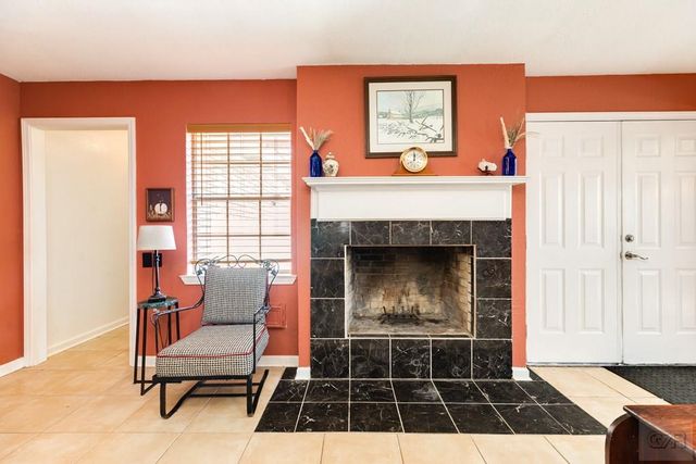 2700 Palm Circle E, Galveston, TX 77551