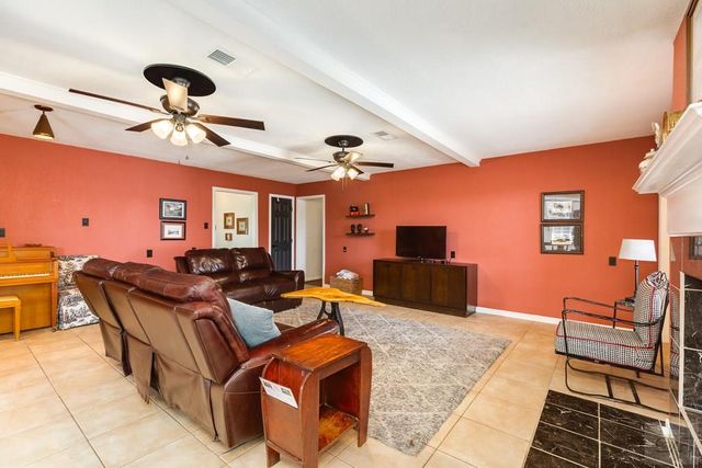 2700 Palm Circle E, Galveston, TX 77551