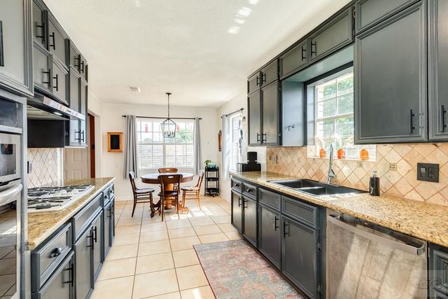 2700 Palm Circle E, Galveston, TX 77551