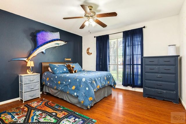 2700 Palm Circle E, Galveston, TX 77551