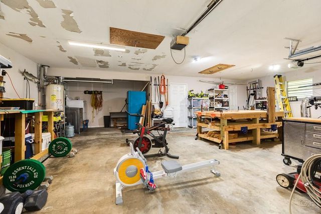 2700 Palm Circle E, Galveston, TX 77551