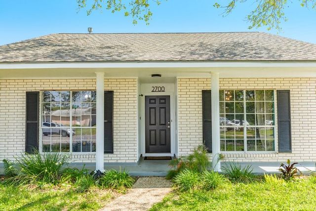 2700 Palm Circle E, Galveston, TX 77551