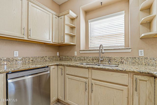 6032 LOS PUEBLOS Drive, El Paso, TX 79912