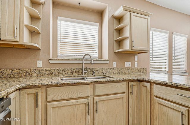 6032 LOS PUEBLOS Drive, El Paso, TX 79912