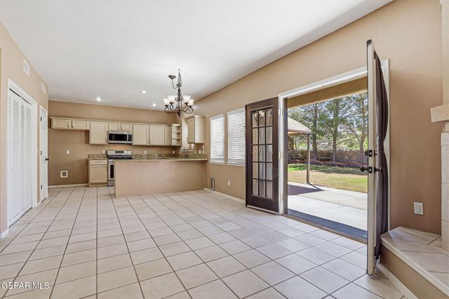 6032 LOS PUEBLOS Drive, El Paso, TX 79912