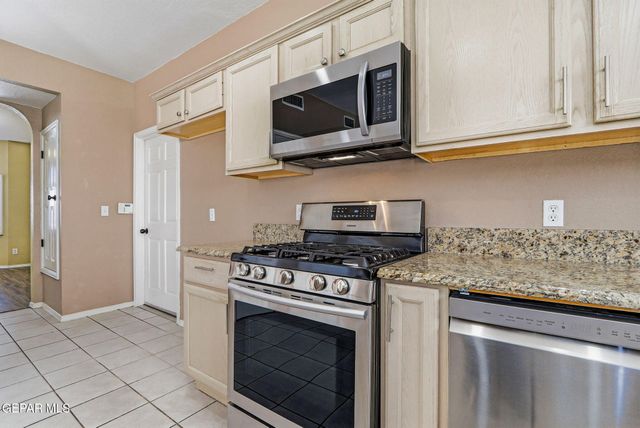 6032 LOS PUEBLOS Drive, El Paso, TX 79912