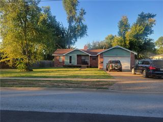 1005 NE 2nd Street, Bentonville, AR 72712