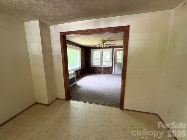 400 & 402 Sharon Road, Fairview, NC 28730