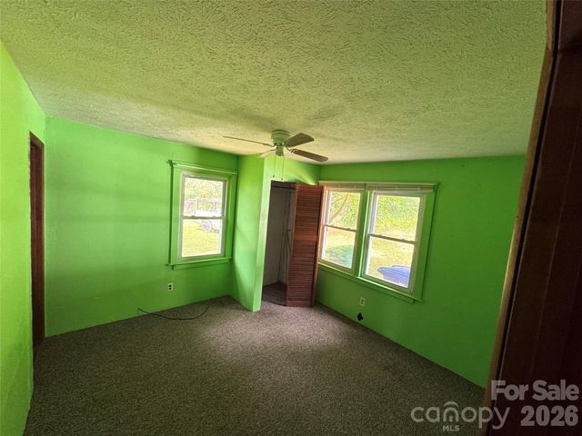 400 & 402 Sharon Road, Fairview, NC 28730