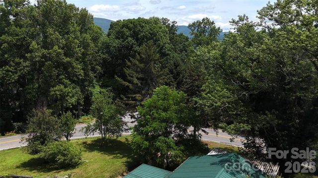 400 & 402 Sharon Road, Fairview, NC 28730