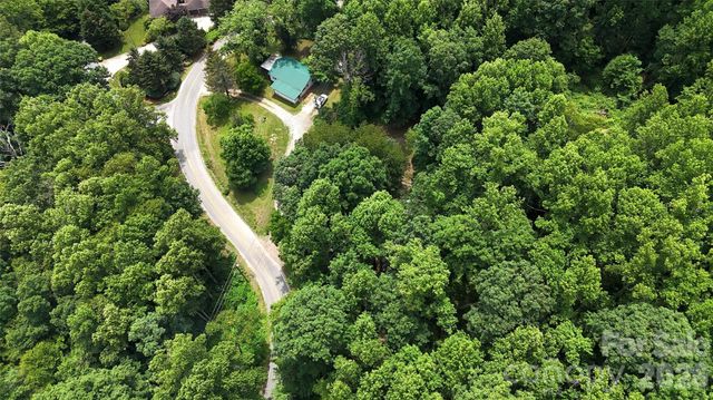 400 & 402 Sharon Road, Fairview, NC 28730