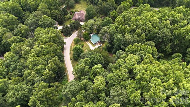 400 & 402 Sharon Road, Fairview, NC 28730