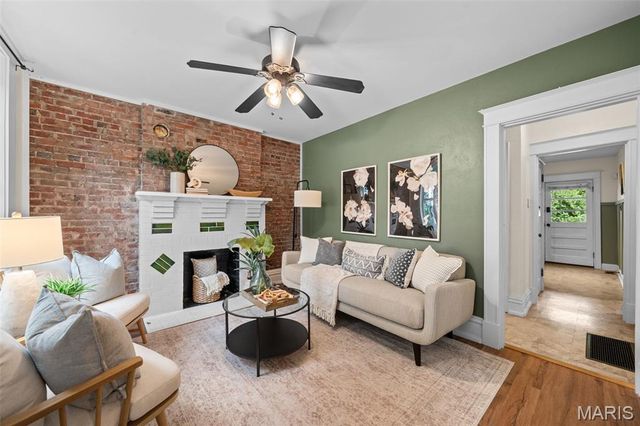 2015 Schaeffer Place, St Louis, MO 63139