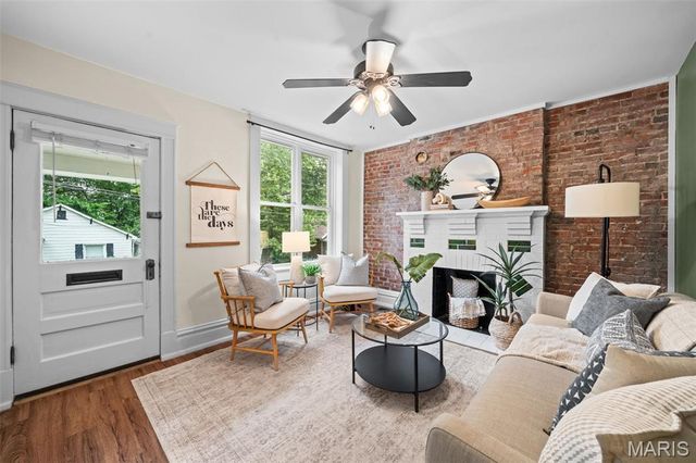 2015 Schaeffer Place, St Louis, MO 63139