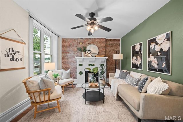 2015 Schaeffer Place, St Louis, MO 63139