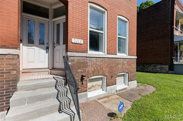2210 Missouri Avenue, St Louis, MO 63104