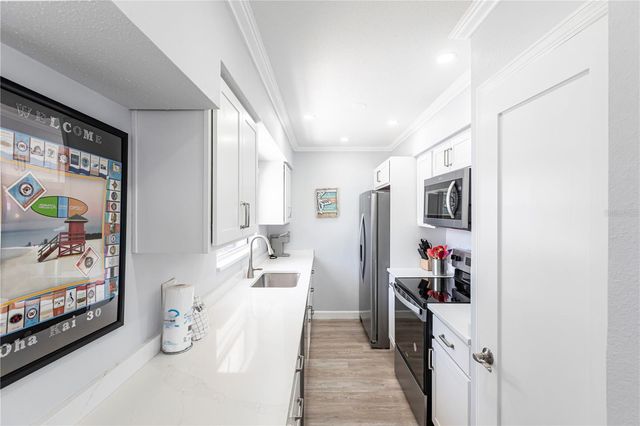 6020 MIDNIGHT PASS ROAD 30, Sarasota, FL 34242