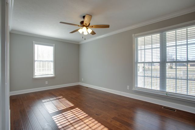 863 Presley Cir, Mount Pleasant, TN 38474