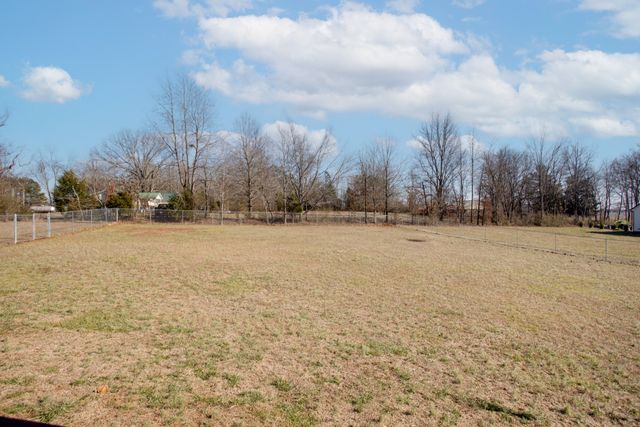 863 Presley Cir, Mount Pleasant, TN 38474