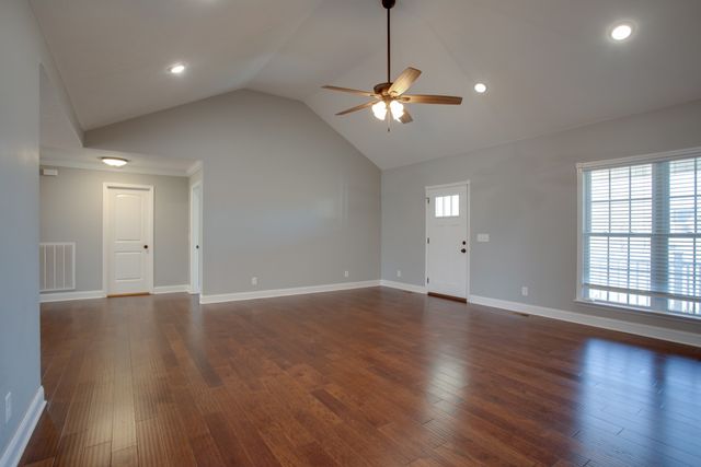 863 Presley Cir, Mount Pleasant, TN 38474