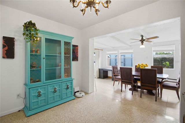330 CROSBY COURT, Sarasota, FL 34237