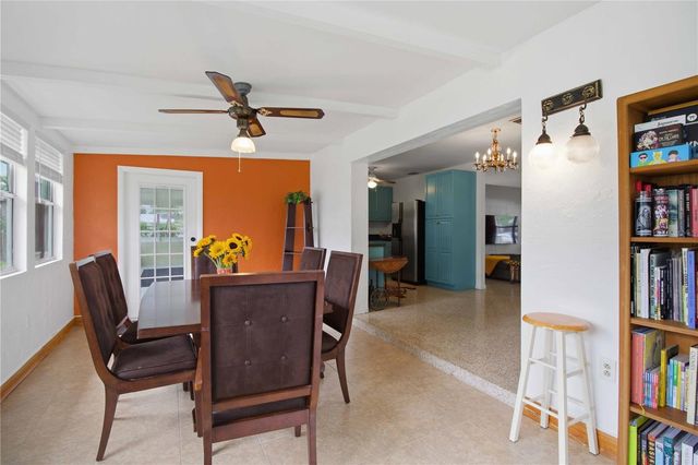 330 CROSBY COURT, Sarasota, FL 34237