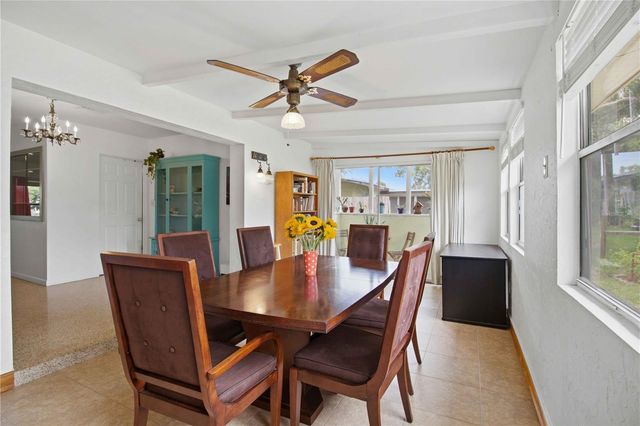 330 CROSBY COURT, Sarasota, FL 34237