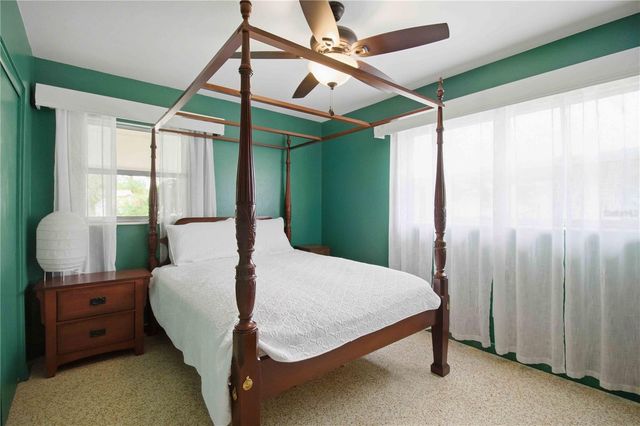 330 CROSBY COURT, Sarasota, FL 34237