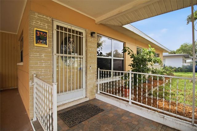 330 CROSBY COURT, Sarasota, FL 34237