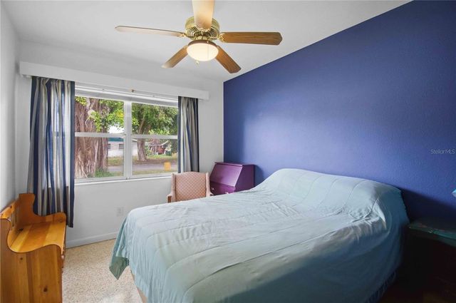 330 CROSBY COURT, Sarasota, FL 34237