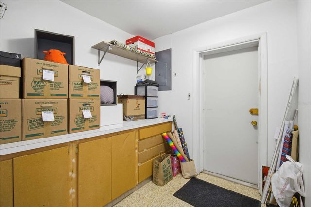 330 CROSBY COURT, Sarasota, FL 34237