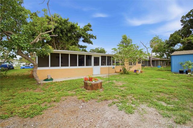 330 CROSBY COURT, Sarasota, FL 34237