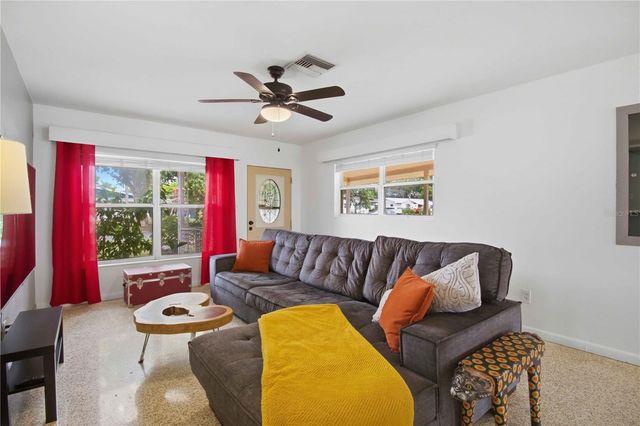 330 CROSBY COURT, Sarasota, FL 34237