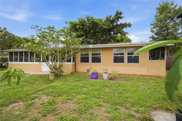 330 CROSBY COURT, Sarasota, FL 34237