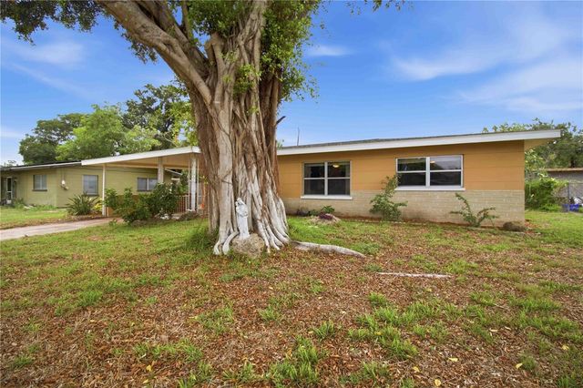 330 CROSBY COURT, Sarasota, FL 34237